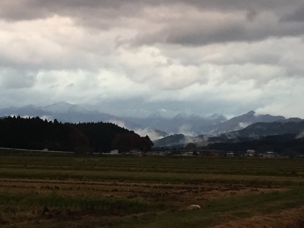 白神山地 初冠雪